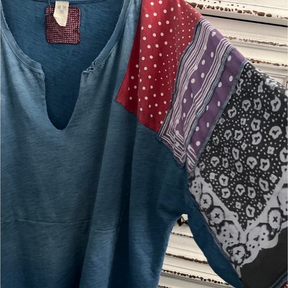 Free People oversized boho handkerchief pattern v-neck pullover Size L - Picture 3 of 16